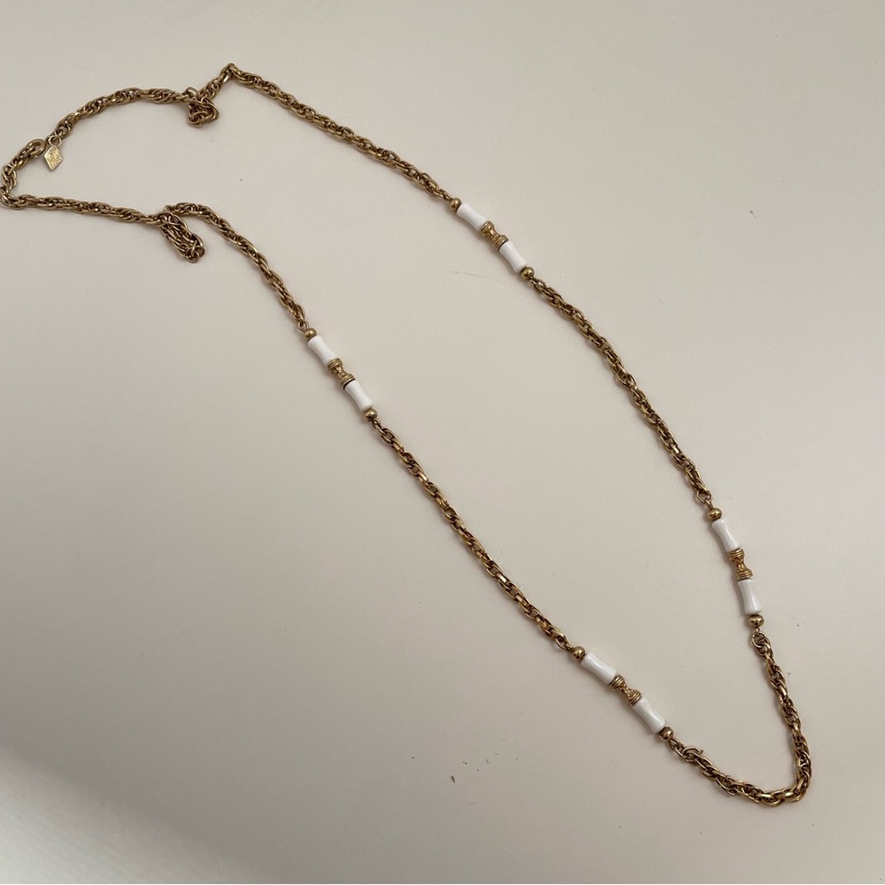Vintage 70โs SARAH COVENTRY Gold Tone White Enamel Boho Abstract Preppy Necklace - Picture 2 of 11